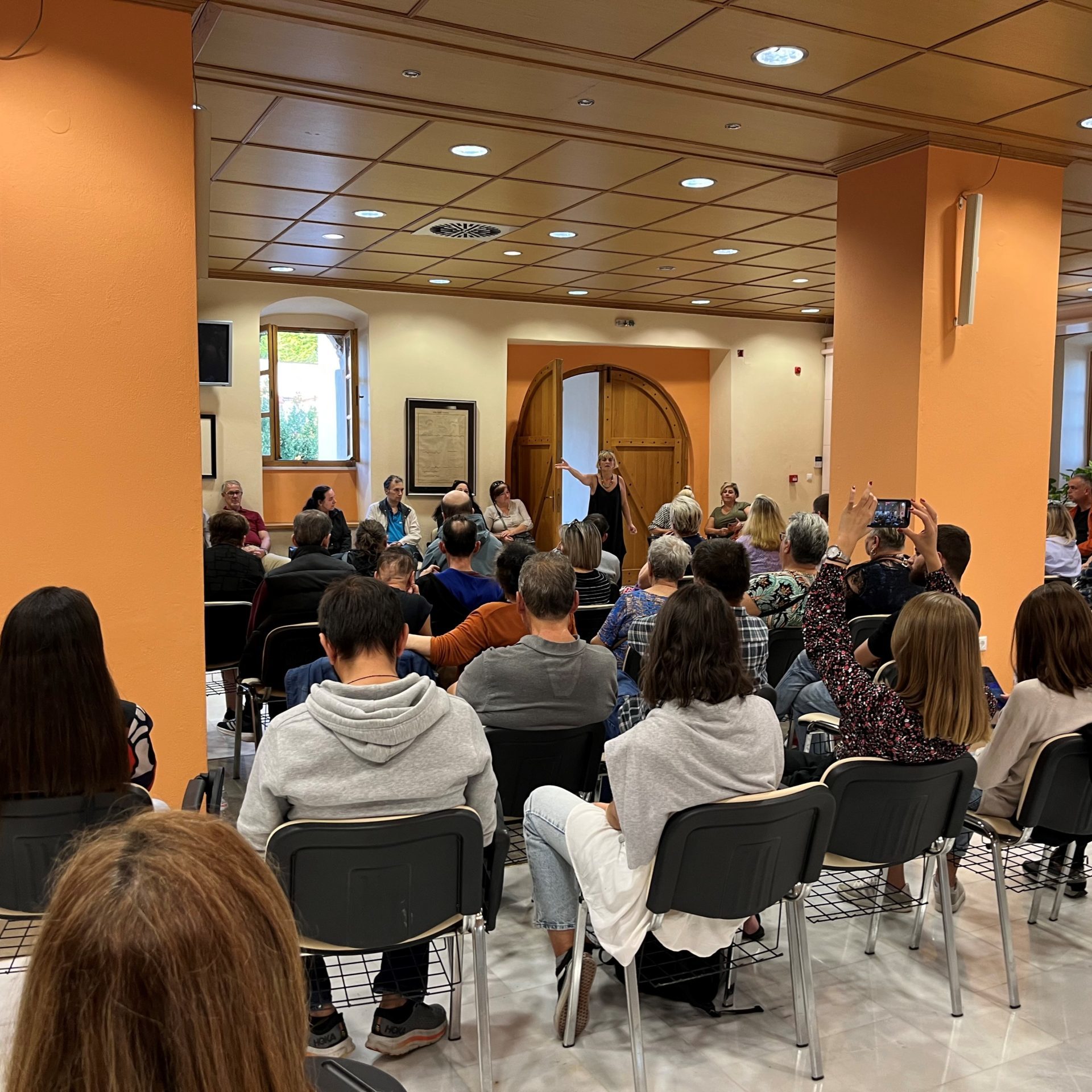 παραμυθι 2 4 10 23